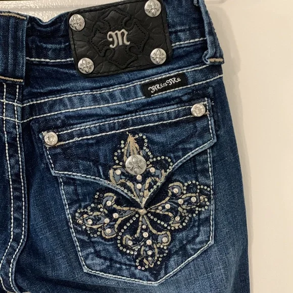 Miss Me Embroidered & Embellished Rhinestones Pockets Blue Denim Skinny-26 - Picture 4 of 14